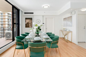 Epic CBD city view 3BR penthouse walk to Station&shopping Centre, Sydney